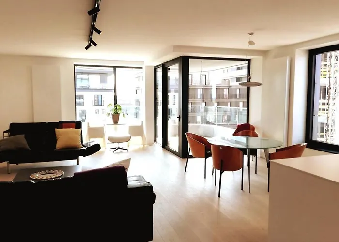Luxueus & Nieuw 2-slaapkamerappartement Met Garage