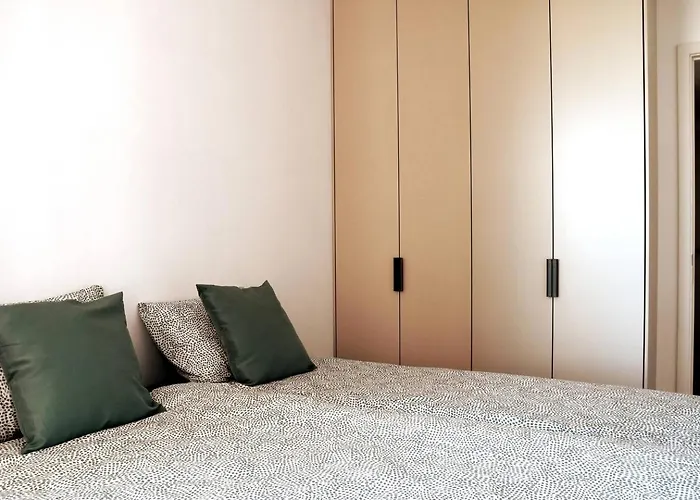 Luxueus & Nieuw 2-slaapkamerappartement Met Garage