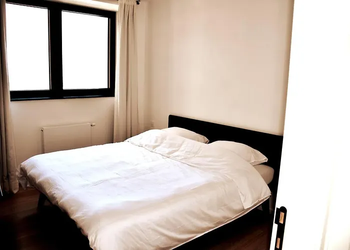 Luxueus & Nieuw 2-slaapkamerappartement Met Garage Apartment *