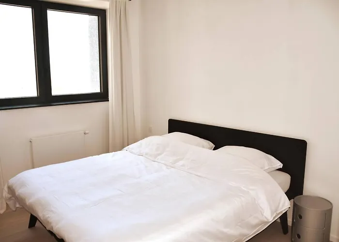 Luxueus & Nieuw 2-slaapkamerappartement Met Garage Apartment *