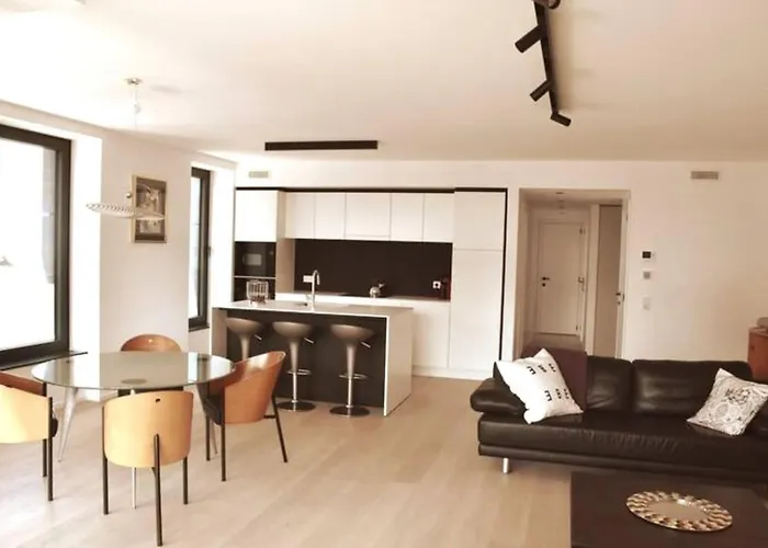 Apartamento Luxueus & Nieuw 2-slaapkamerappartement Met Garage *